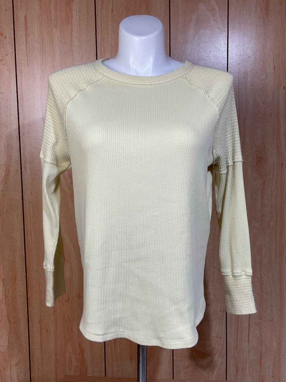 SO Light Yellow Waffle Pullover SZ - L